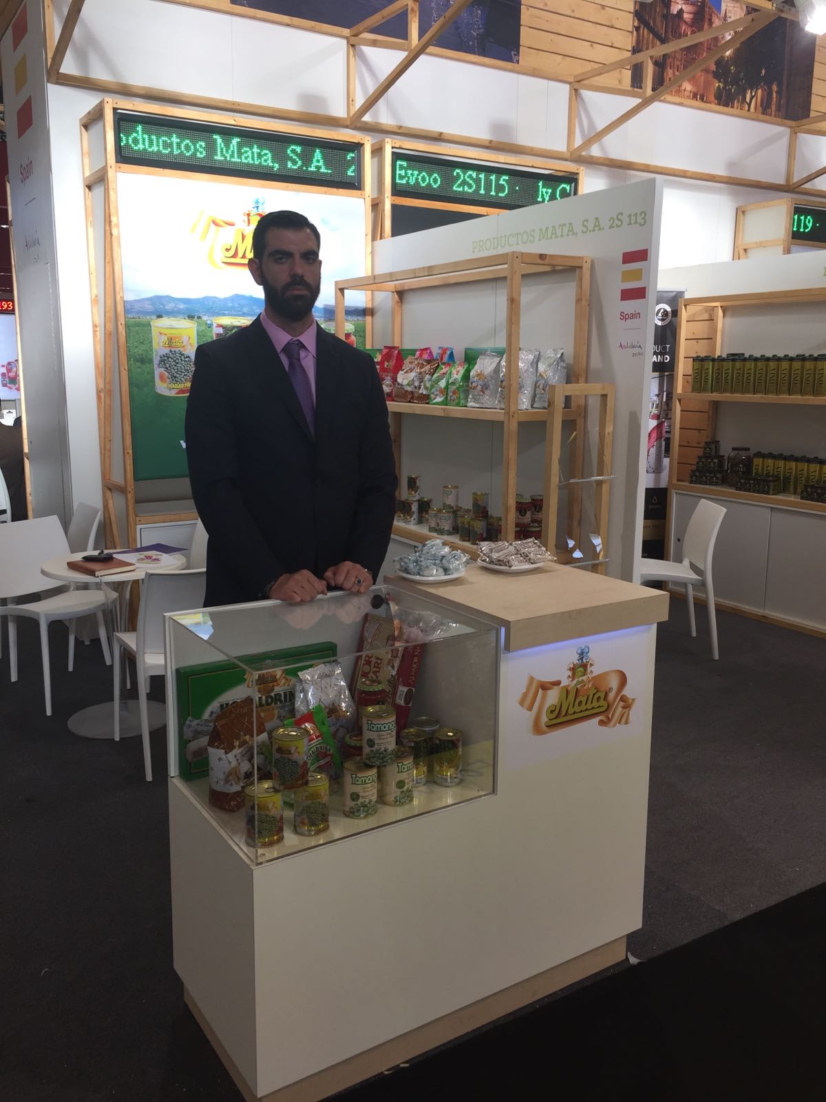 Ya estamos trabajando en París, promocionando nuestros productos y llevando nuestra marca a todo el mundo. #SIAL2016