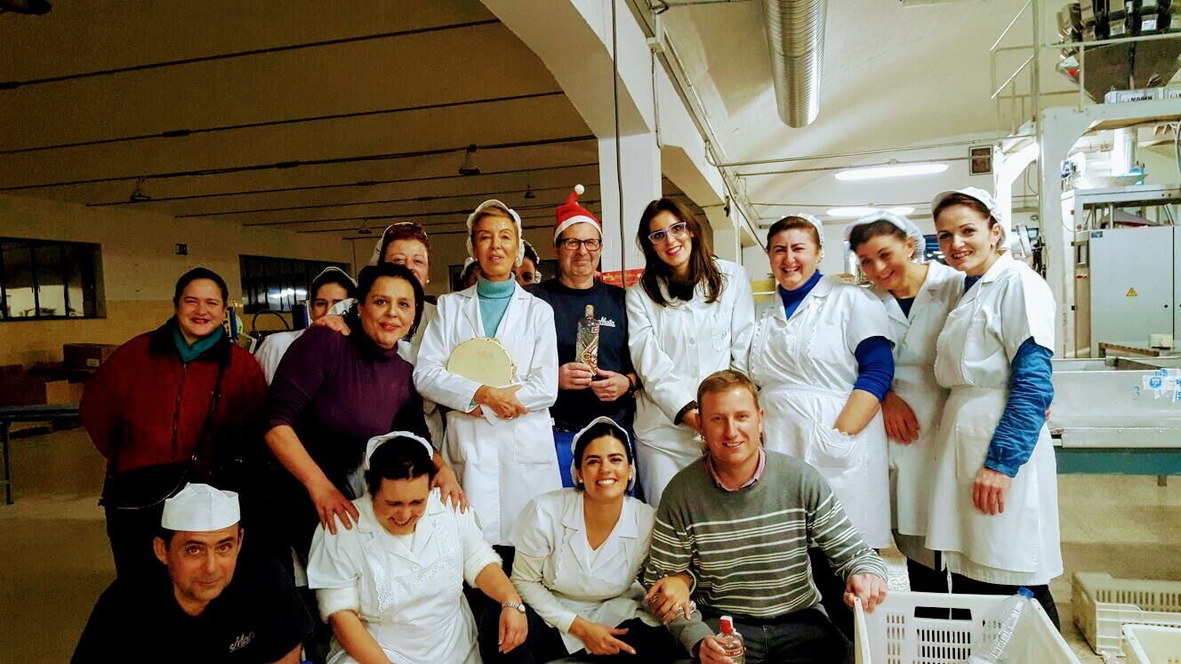 ¡Celebrando la Navidad en Productos Mata!