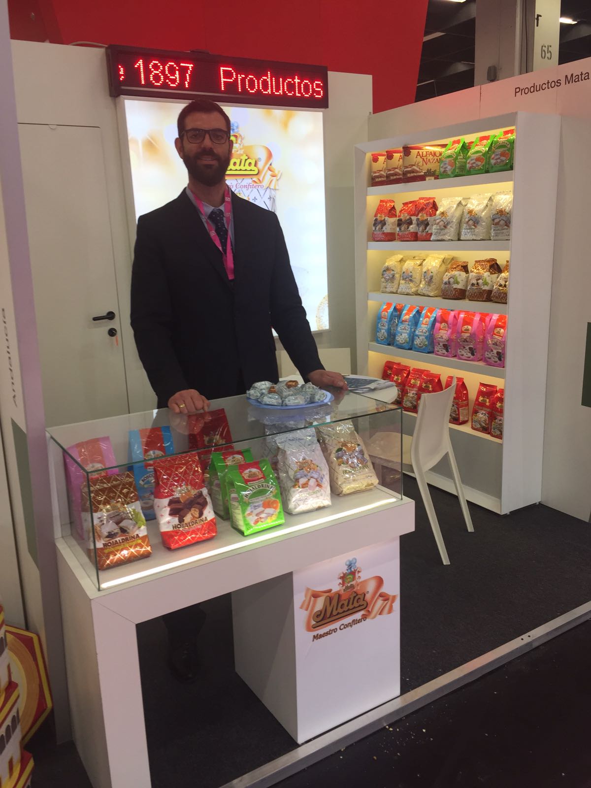 Día de reuniones con distribuidores internacionales en #ISM2017. Visit us Hall 11.1 stand F039B #marcaespaña