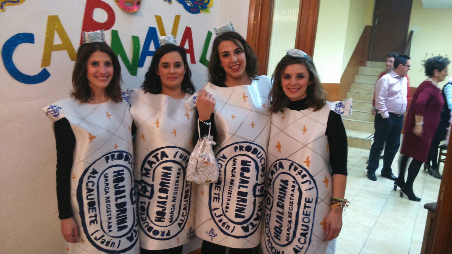 Divertido disfraz de Carnaval de Hojaldrina® de Mata. Muchas gracias chicas.